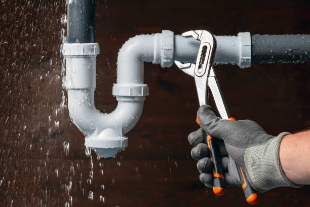 Professional Leak Detection technician working in Washington, VA